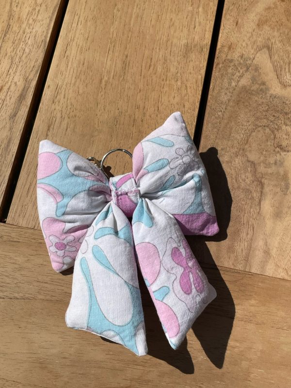 Fluffy bow tas hanger soft flower power