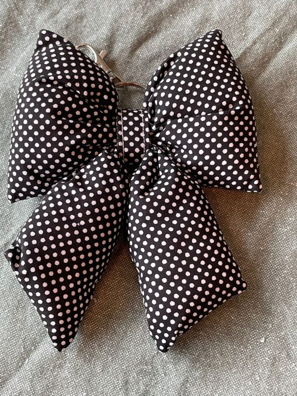 Fluffy bow tas hanger polka dots zwart/wit