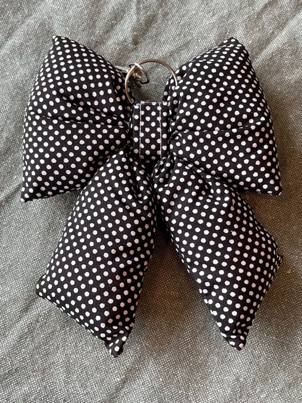 Fluffy bow tas hanger polka dots zwart/wit - Afbeelding 3