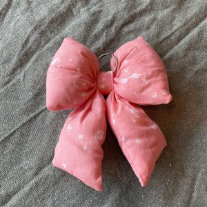 Fluffy bow tas hanger maan ster roze