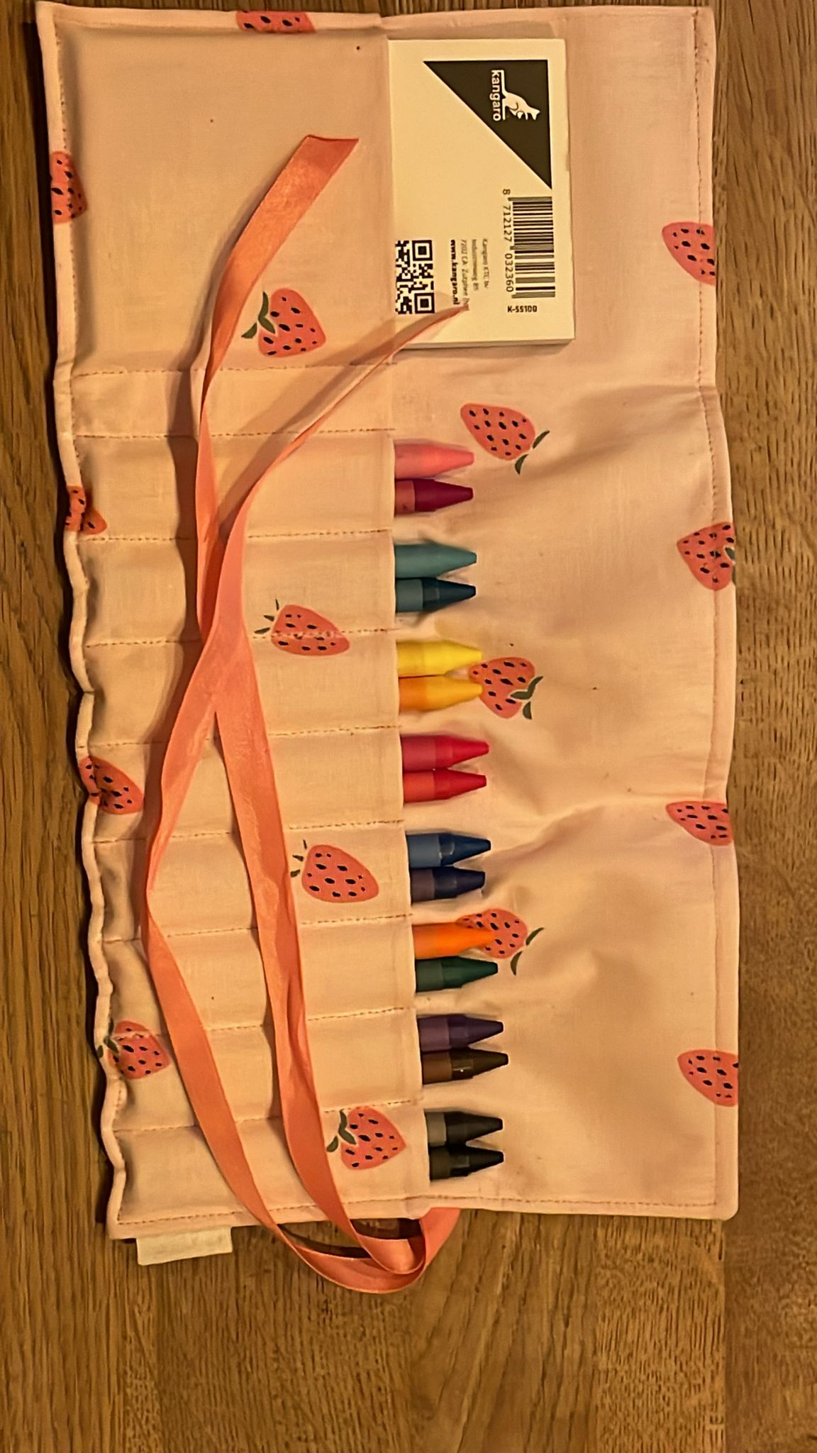 crayon roll up small pastel roze met aardbeien print - Afbeelding 2