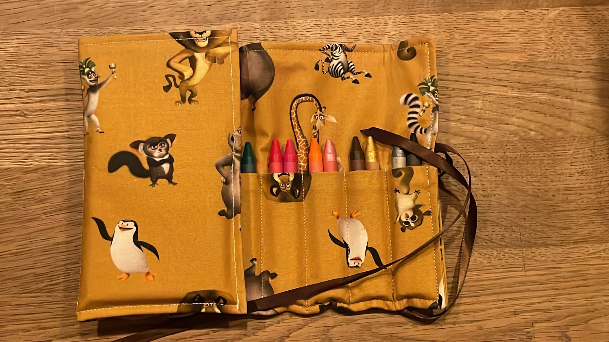 crayon roll up small Madagaskar print - Afbeelding 3