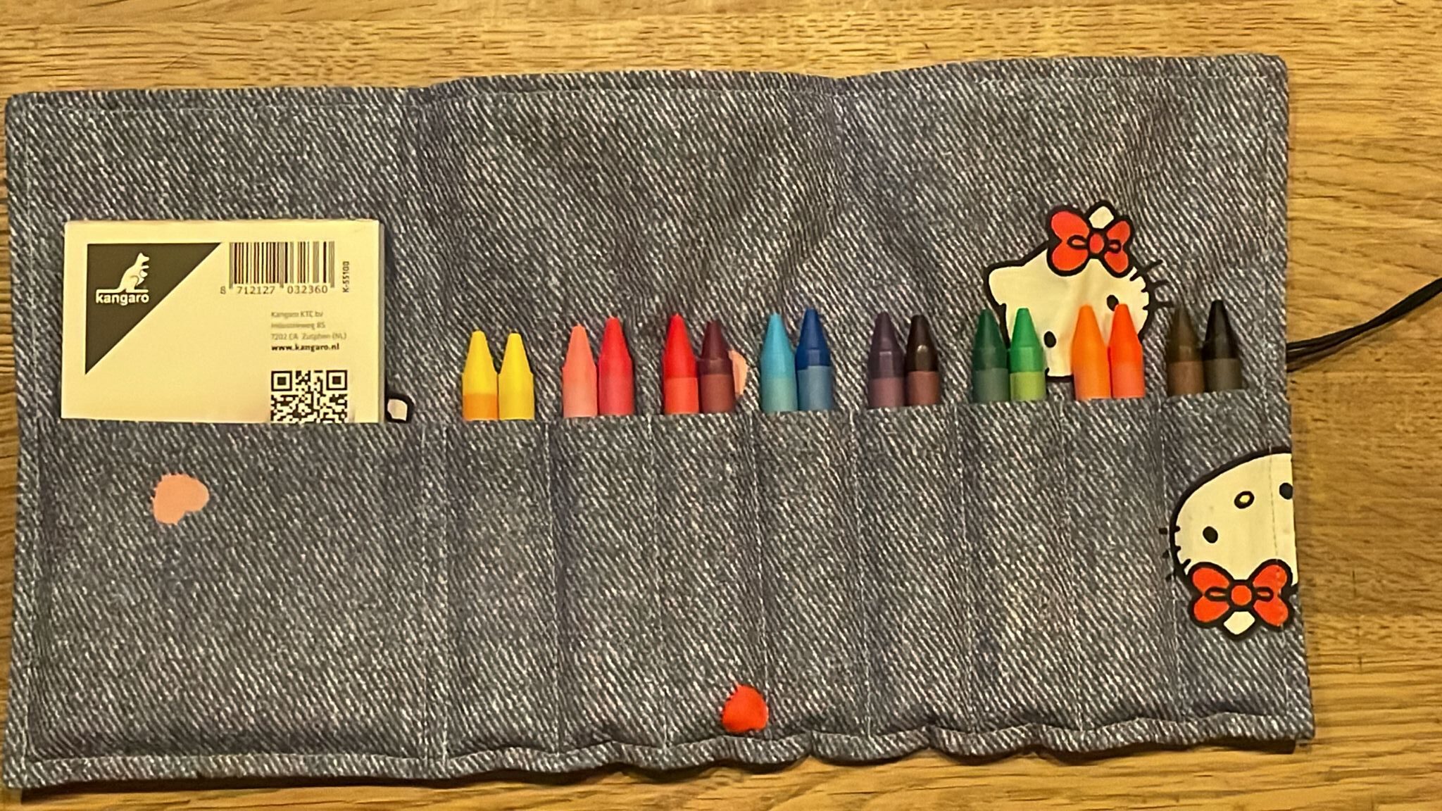 crayon roll up small jeans kitty