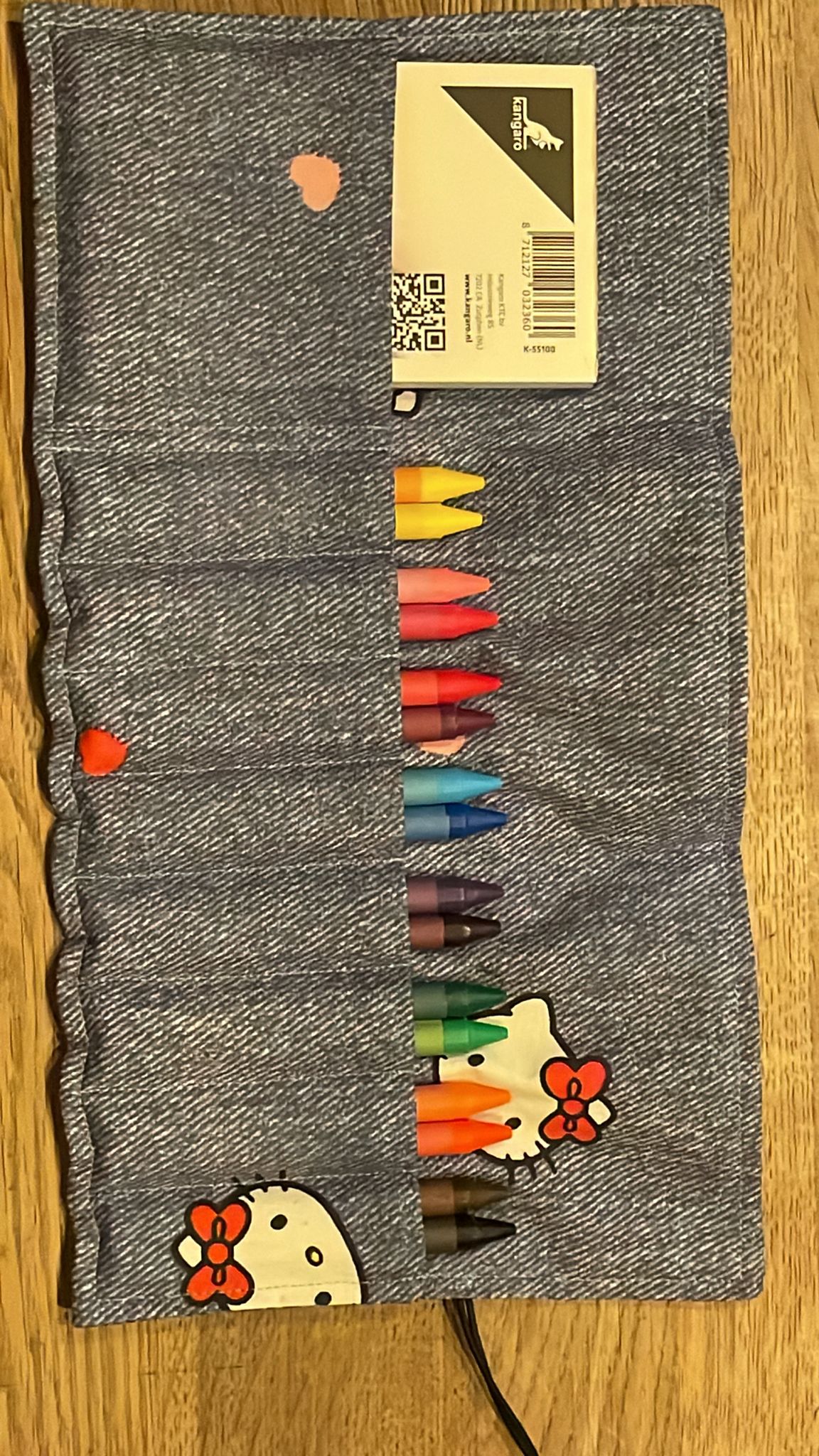 crayon roll up small jeans kitty