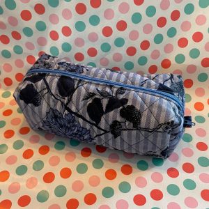make-up bag  bleu