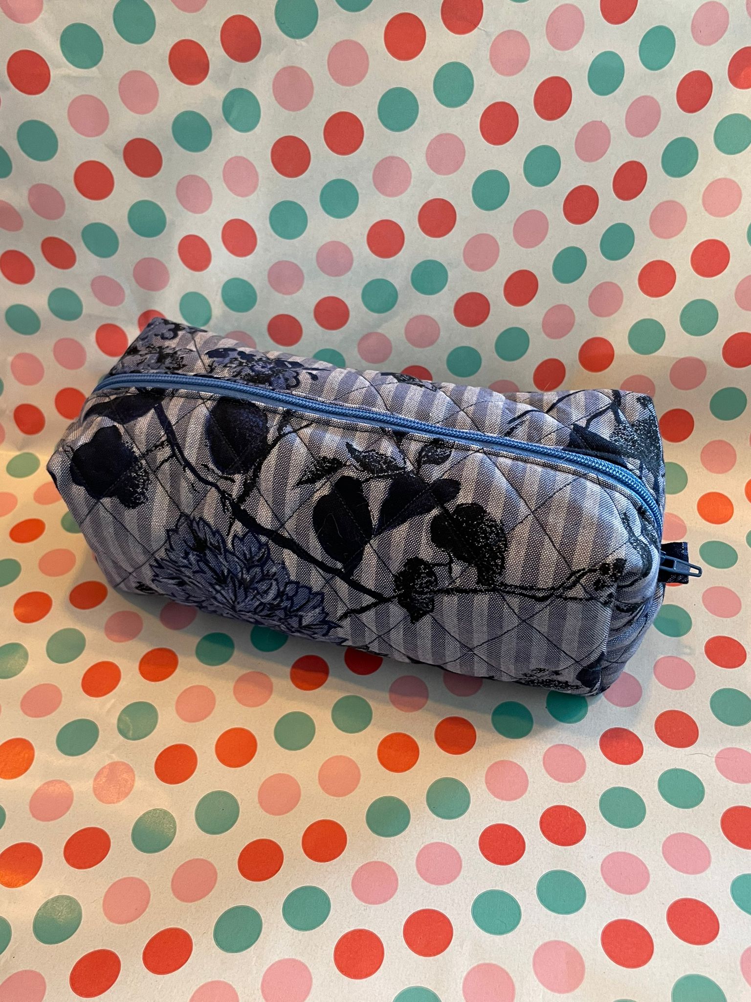 make-up bag bleu
