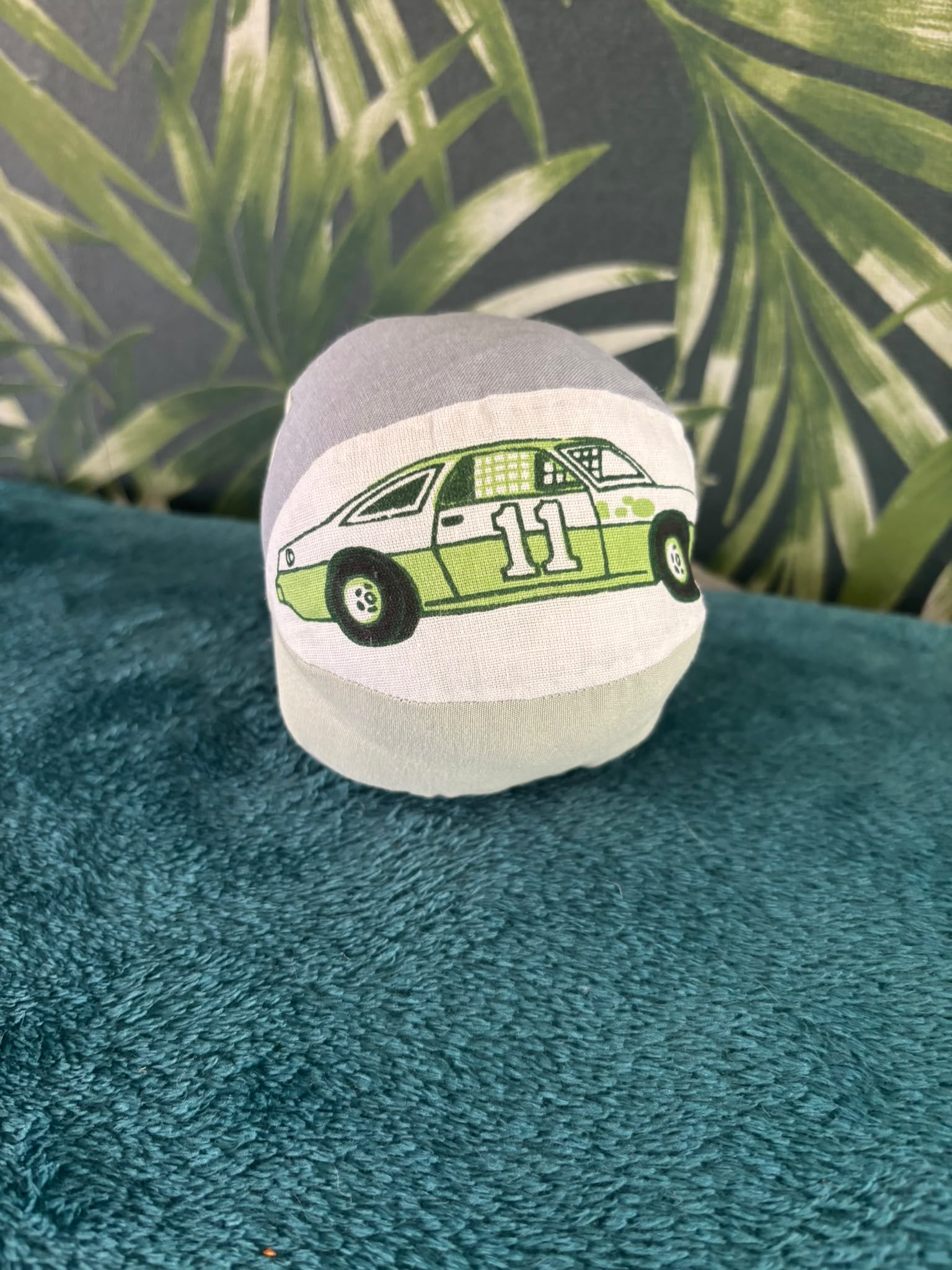 Montessori soft bal groene sportauto blauw/groen vakken