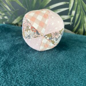 Montessori soft bal roze ster rozige ruit bloemig