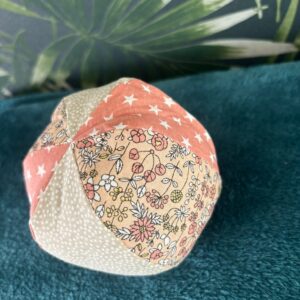 Montessori soft bal oranje sterren oranje bloemig beige stippen vakken