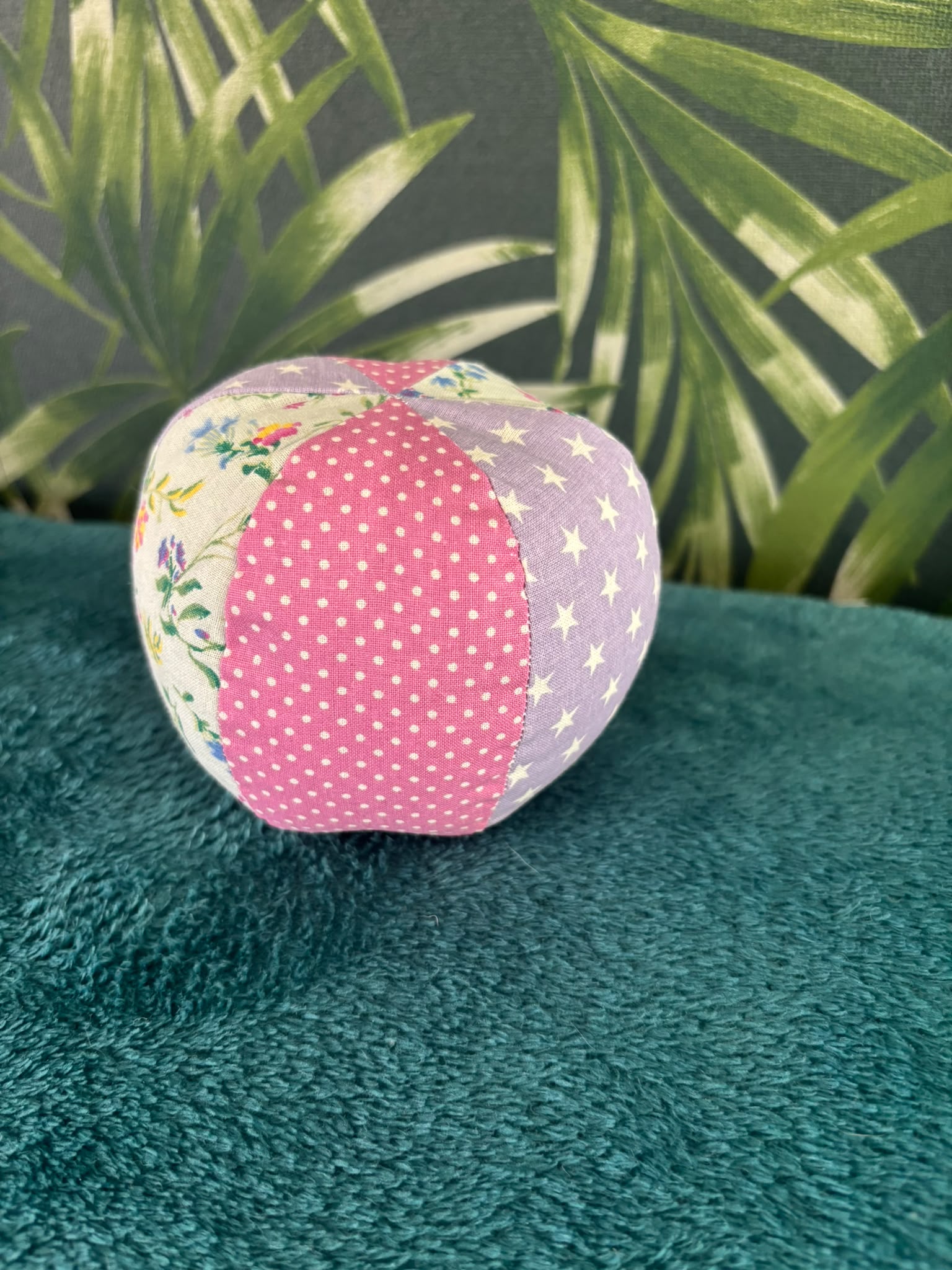 Montessori soft bal paarse ster roze stip bloemig - Afbeelding 2