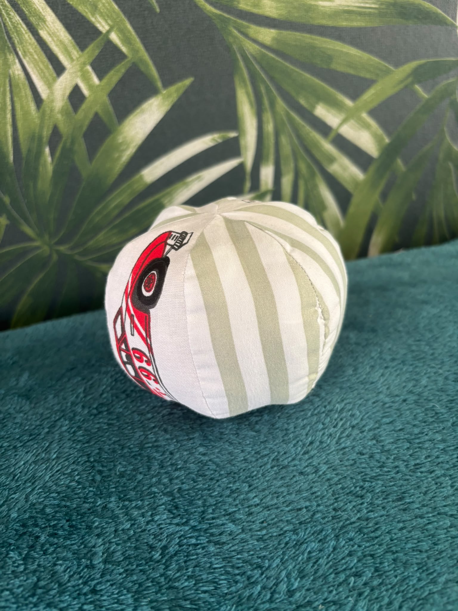 Montessori soft bal rode sportauto groene strepen - Afbeelding 2