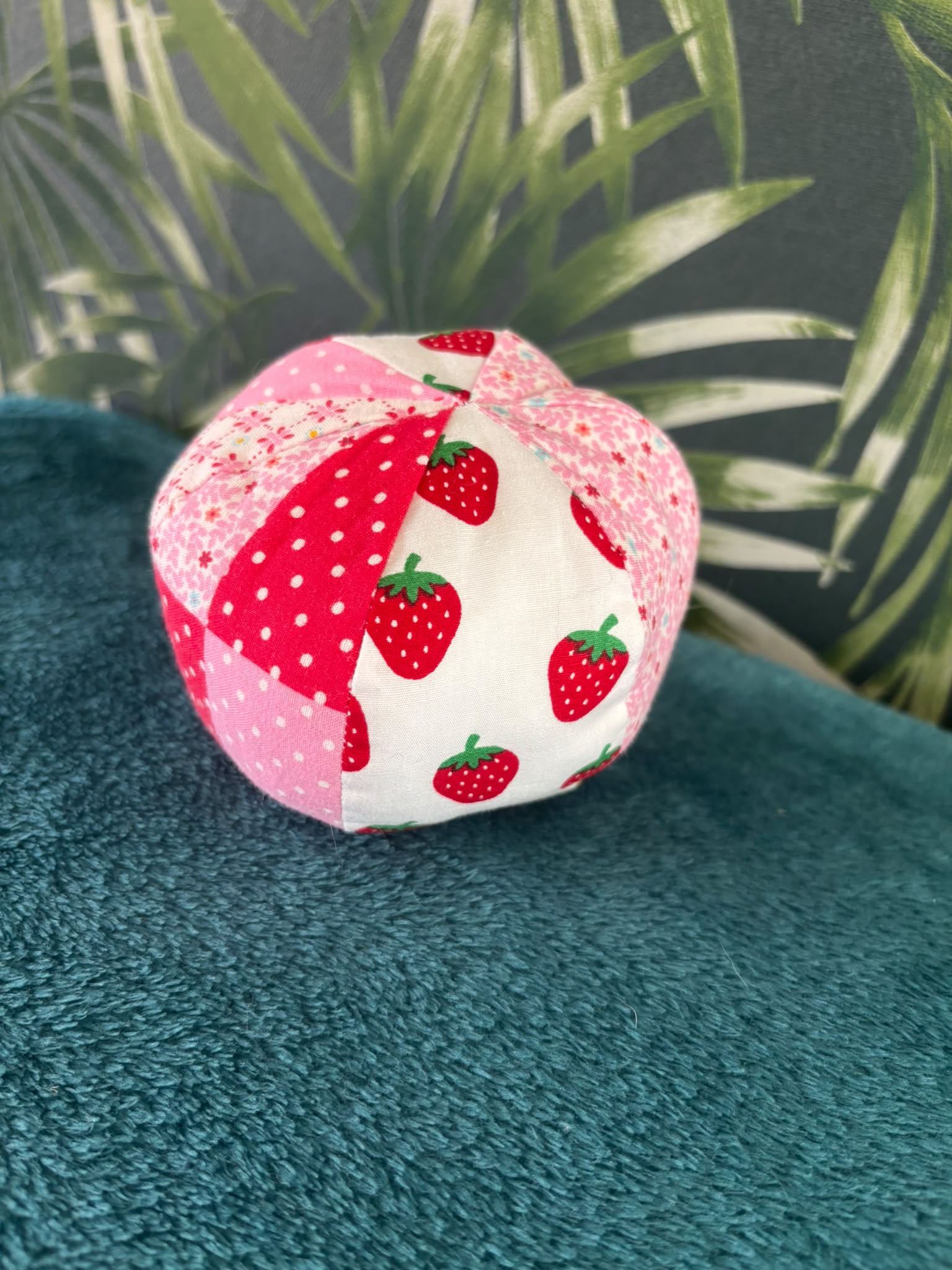 Montessori soft bal aardbei - Afbeelding 2