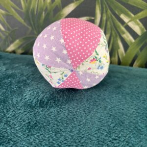 Montessori soft bal paarse ster roze stip bloemig