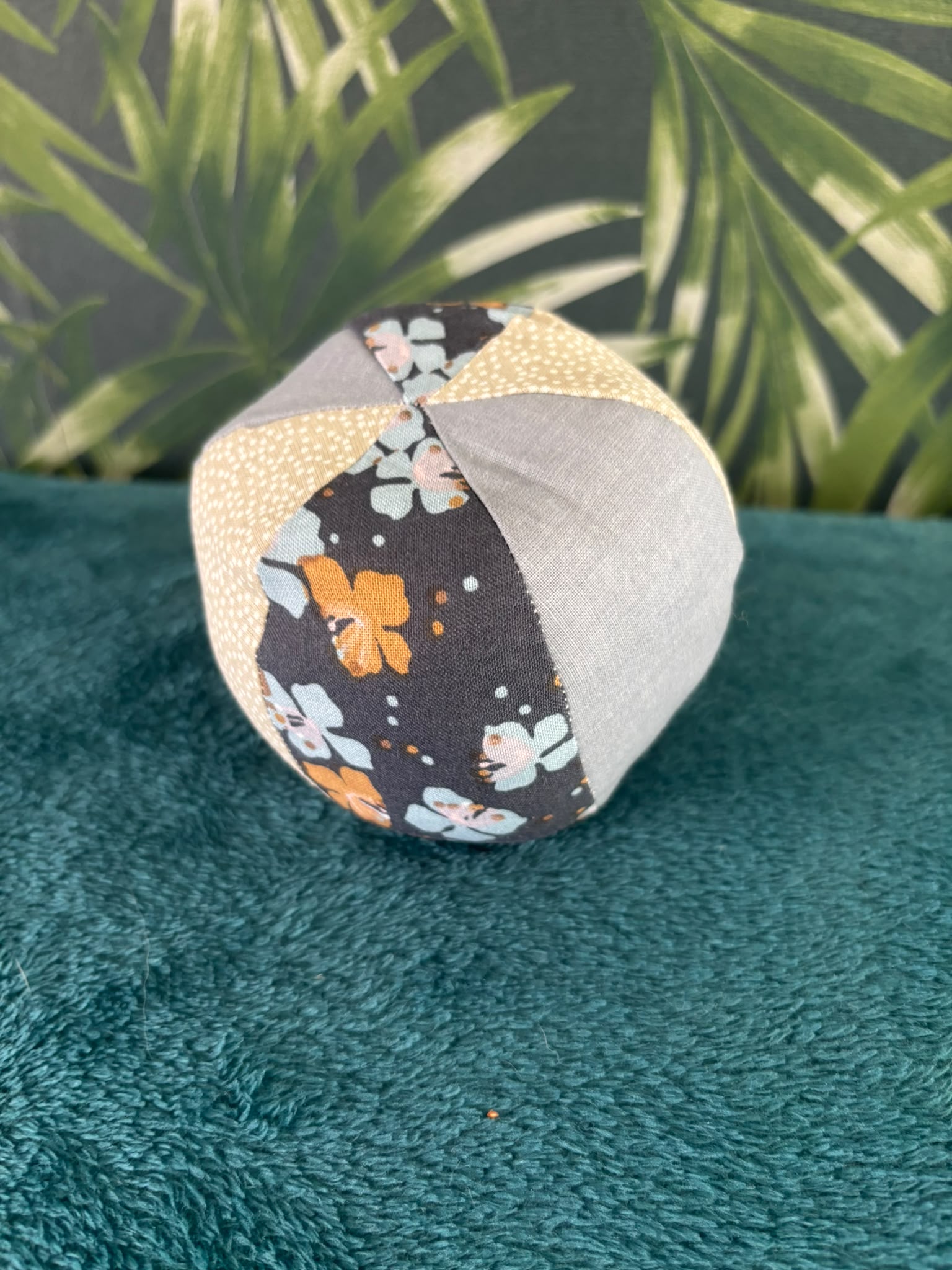 Montessori soft bal blauw bloemig beige stippen vakken - Afbeelding 3