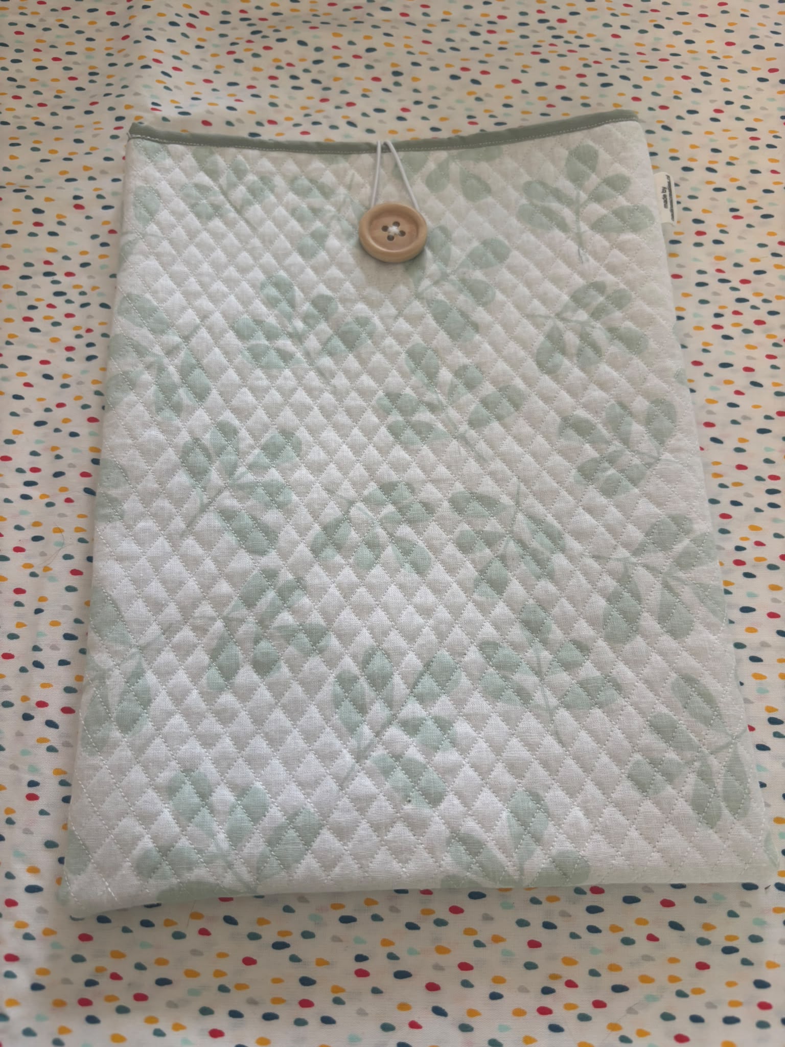 Book-sleeve size m Green leaves