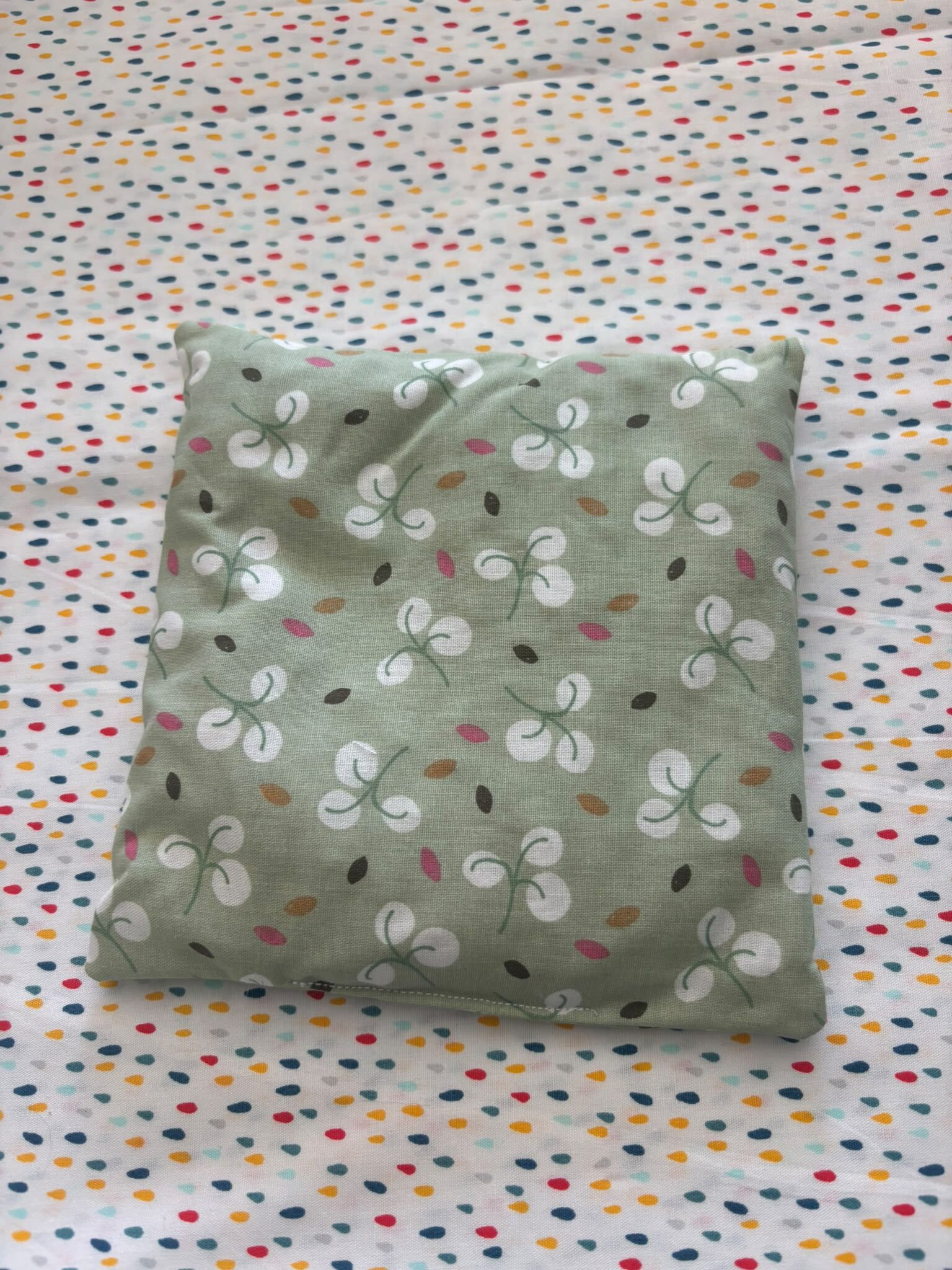 pitten zakje groen met bloemen