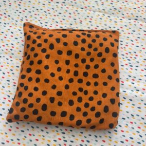 pitten zakje roest met zwarte polka