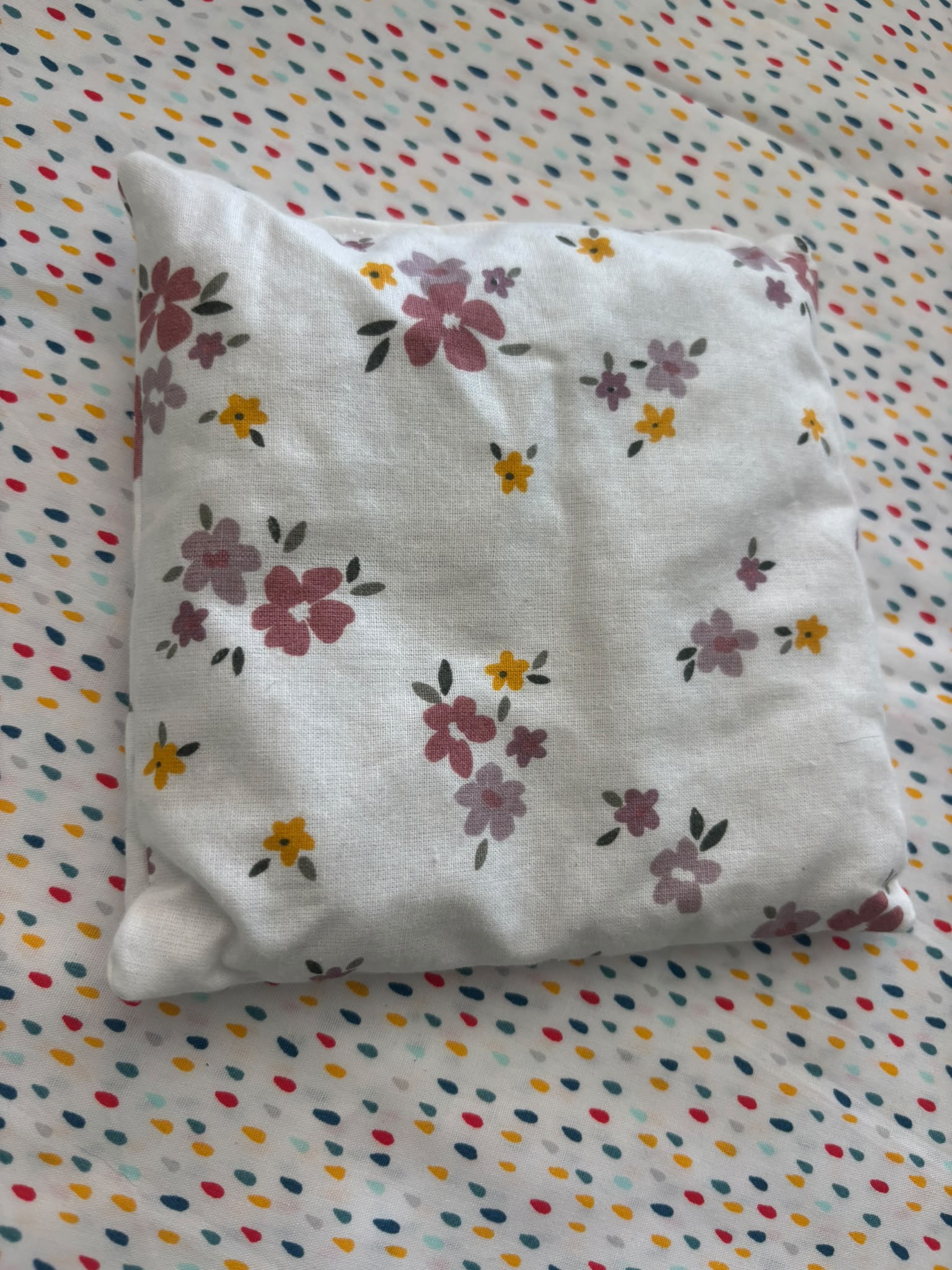 pitten zakje wit met bloemen