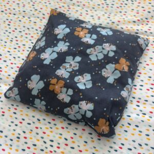 pitten zakje blauw met blauwe klavers